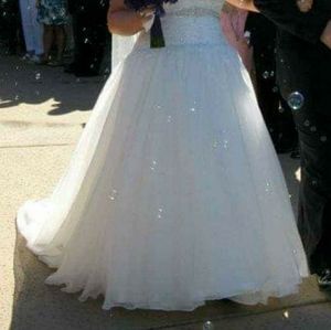 Essence of Australia Ball Gown Style Number D1042